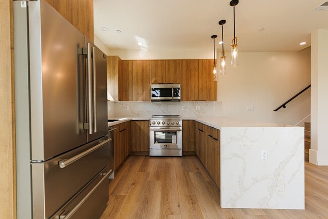 Building Photo - LUXURY in Prime Culver City