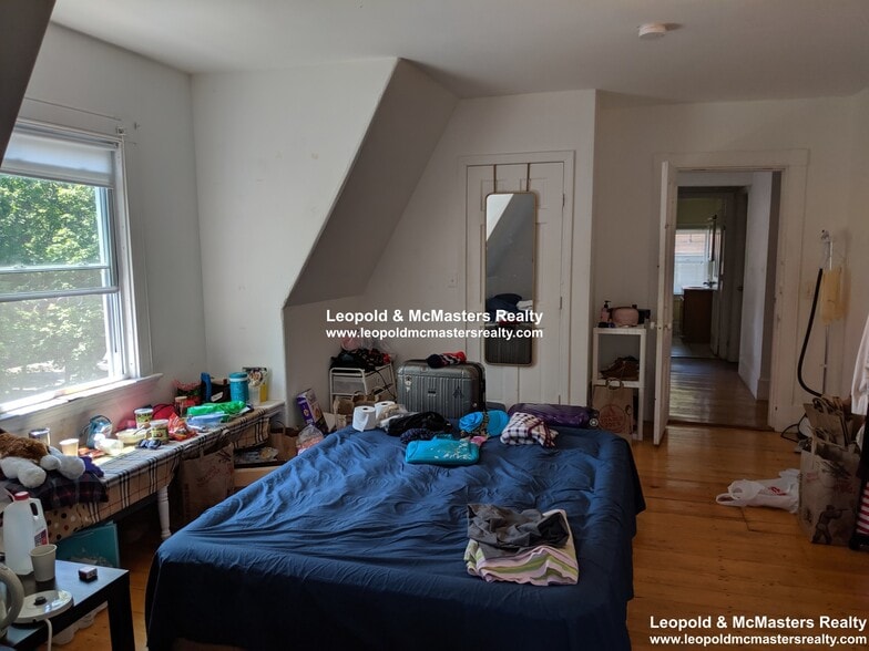 Building Photo - 19 Braemore Rd