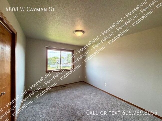 Building Photo - 4808 W Cayman St