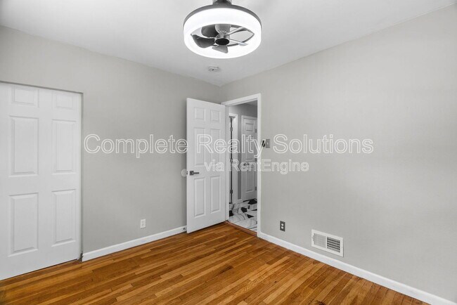 Building Photo - 10320 Durness Dr