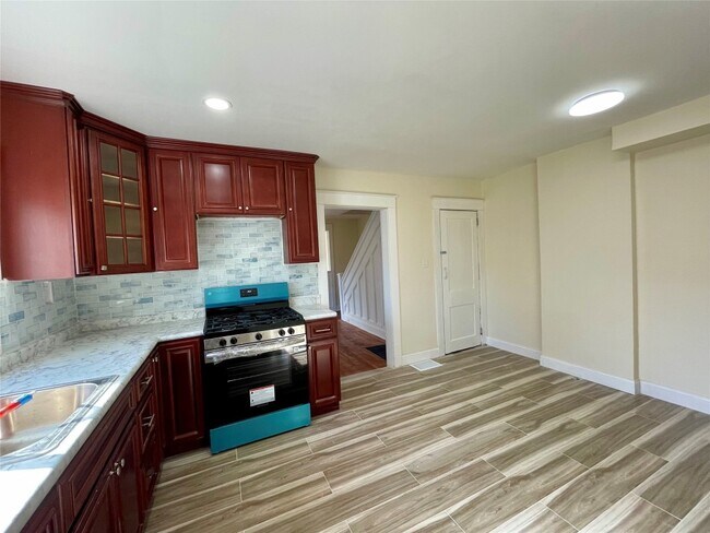 Building Photo - 417 Adams Ave