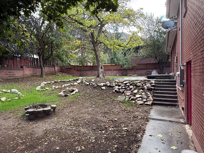 Building Photo - 5 Bedroom Home; Millcreek; 2800 sq ft; Large Fenced Yard