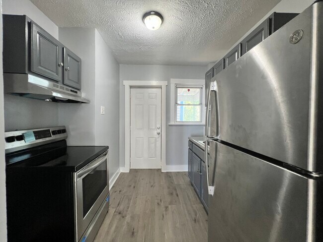 Kitchen - 1413 Margaret St