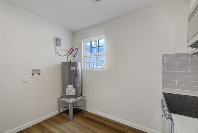 Building Photo - 6608 Avenue O