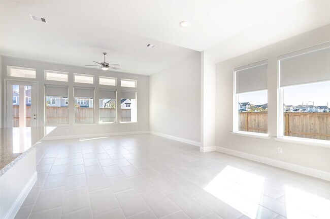 Building Photo - 2219 Grapewood Ln