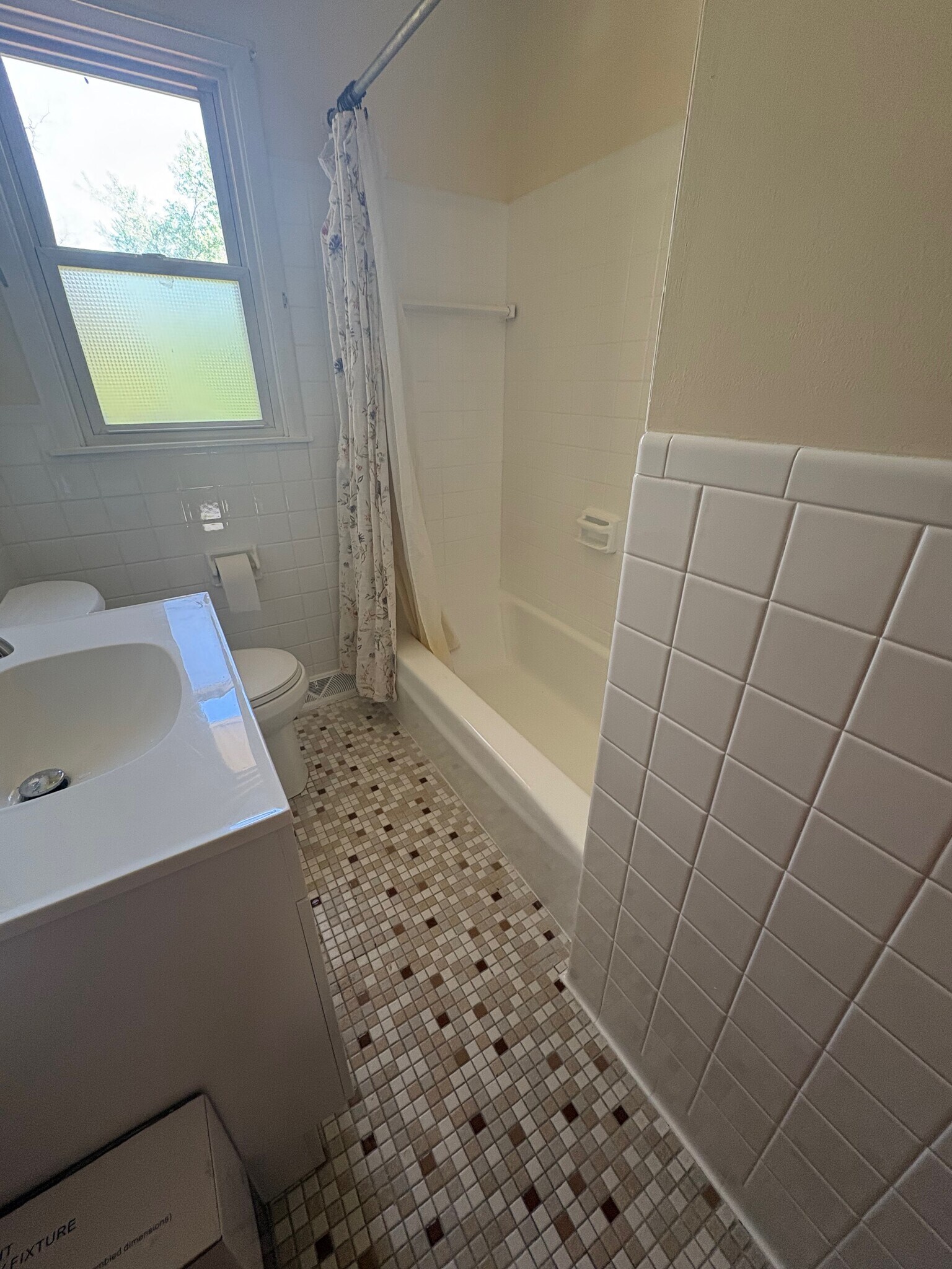 Building Photo - 7 Apple Blossom Ln