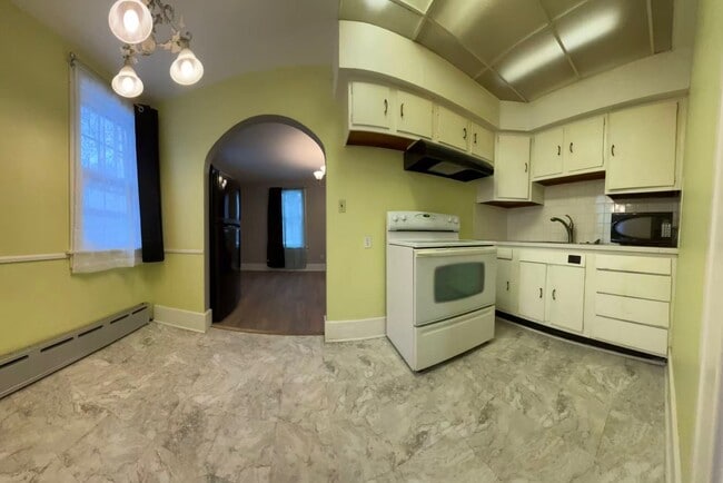 Building Photo - 214 S Glenwood Ave