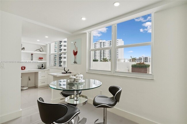 Building Photo - 2751 S Ocean Dr