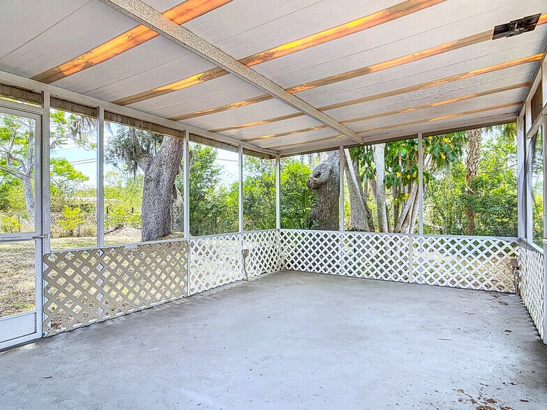 Building Photo - 1590 Hilldale Rd
