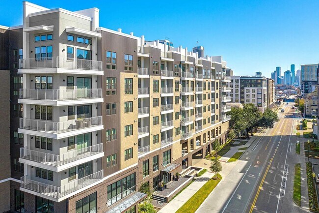 Building Photo - 3636 W Dallas St