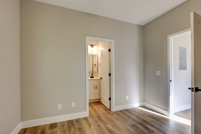 Building Photo - 230 3rd St