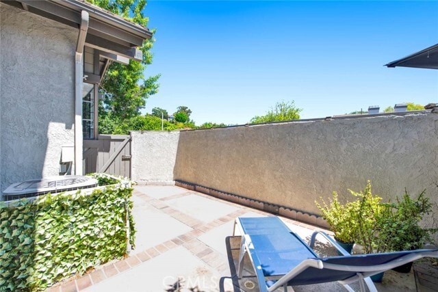 Building Photo - 14 Evening Breeze