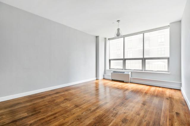 Building Photo - 2 bedroom in Long Island City NY 11101