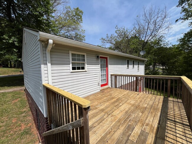 Building Photo - Ranch House in Bedford County-Hawkins Mill...
