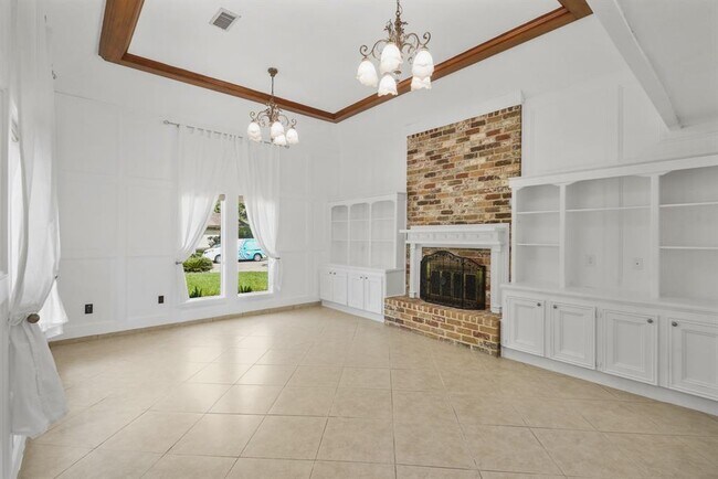 Building Photo - 907 Dominion Dr