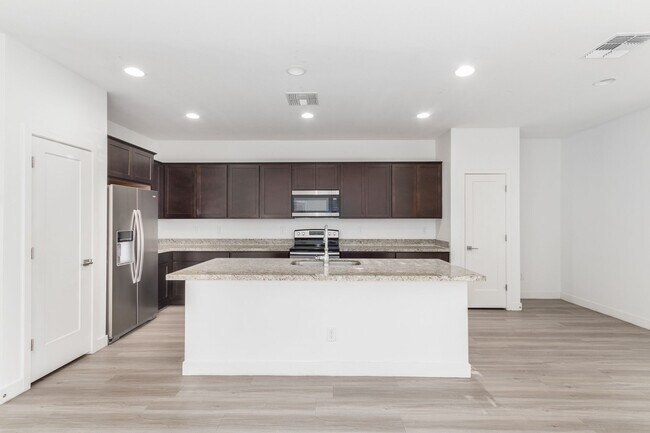 Building Photo - 2327 S Wycliff Cir