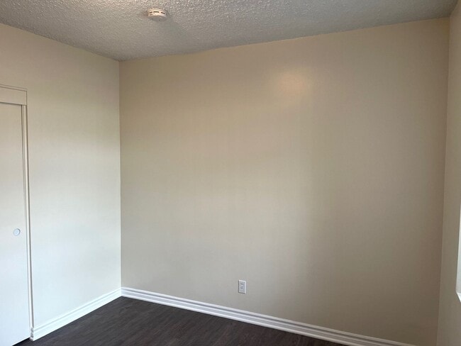 Building Photo - Beautiful 4 Bedroom Home in Huntington Beach