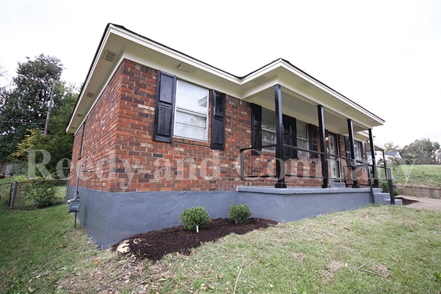 Primary Photo - 3489 Overton Crossing St