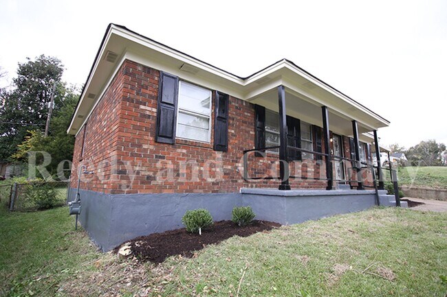 Primary Photo - 3489 Overton Crossing St