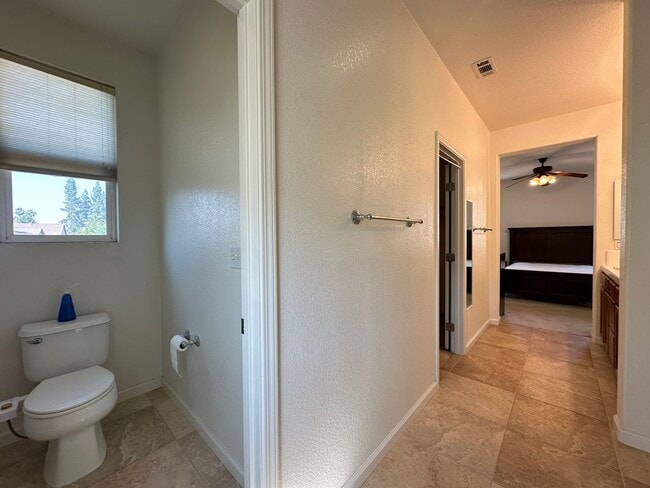 Building Photo - 3 Bedroom Rosemont Home
