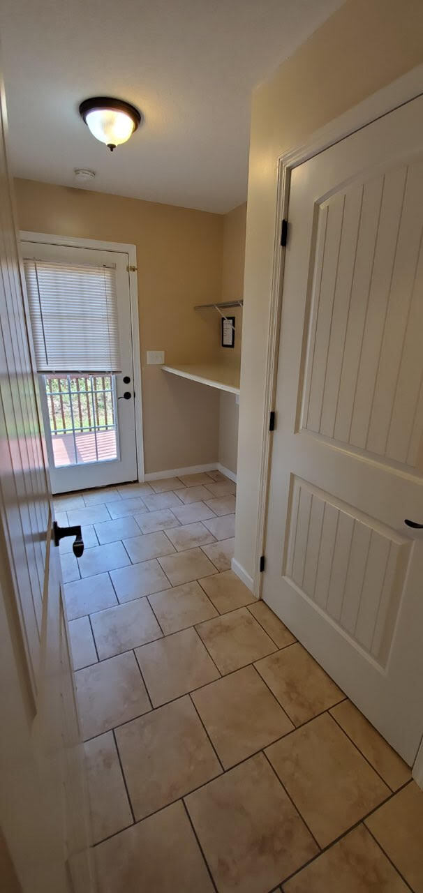 Building Photo - 302 Joel Rd