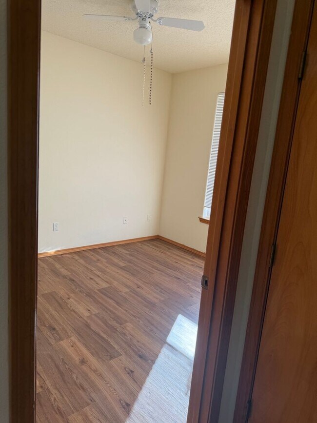 Building Photo - 11004 Catamount Dr NW