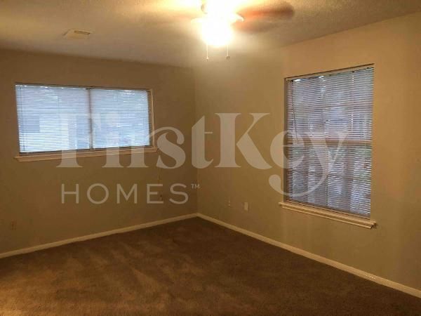 Building Photo - 18111 Fireside Dr