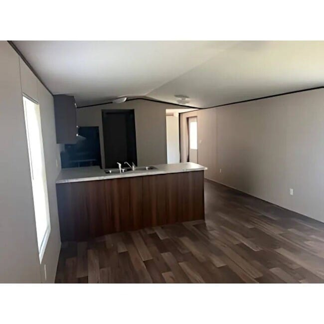 Building Photo - 1085 Spring Bay Rd