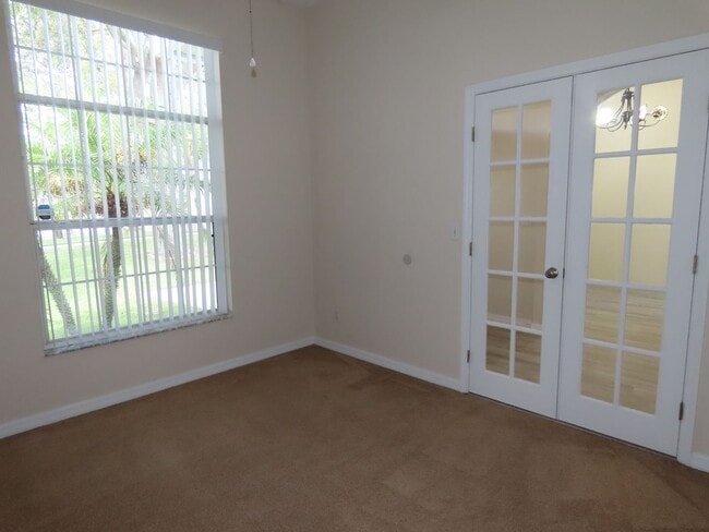 Building Photo - Spacious 4 Bedroom Pool Home Plus Addition...