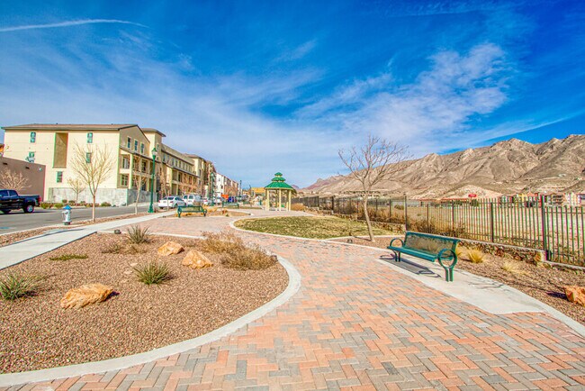 Building Photo - 328 Vin Almoradi Ct