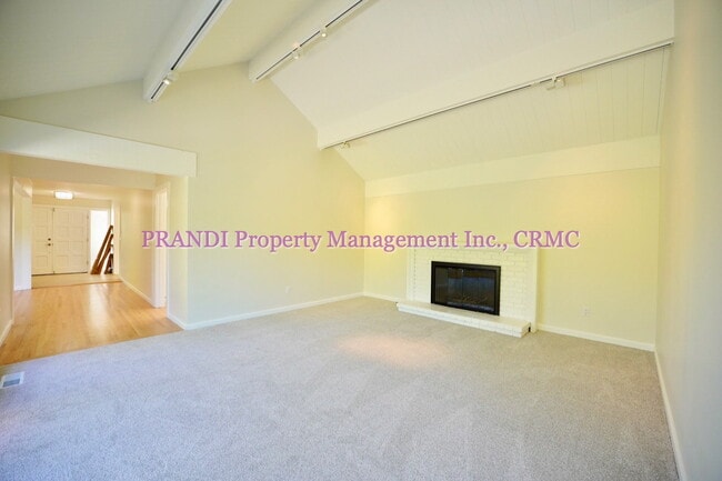Building Photo - Reduced Price! $7,500 -  Gorgeous Home in ...