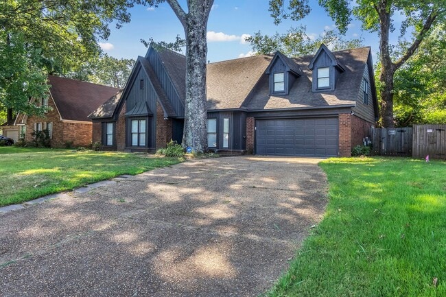Primary Photo - AVAILABLE NOW!! 5 Bedroom 3.5 Bath Fully R...
