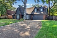 Building Photo - AVAILABLE NOW!! 5 Bedroom 3.5 Bath Fully R...