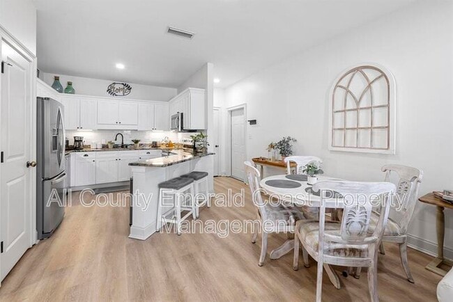 Building Photo - 25 S Wildflower Dr