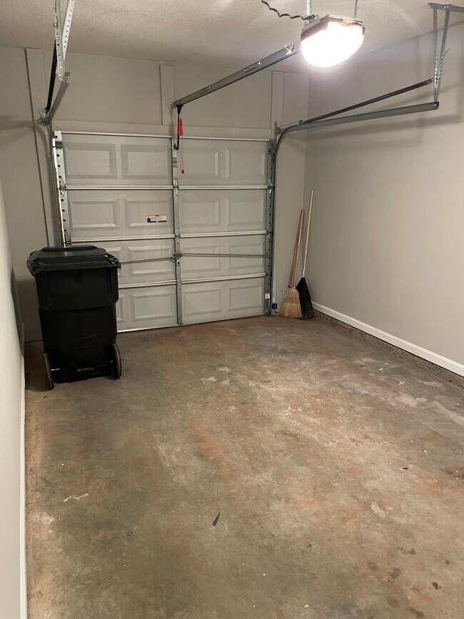 GARAGE - 11483 S Glen St