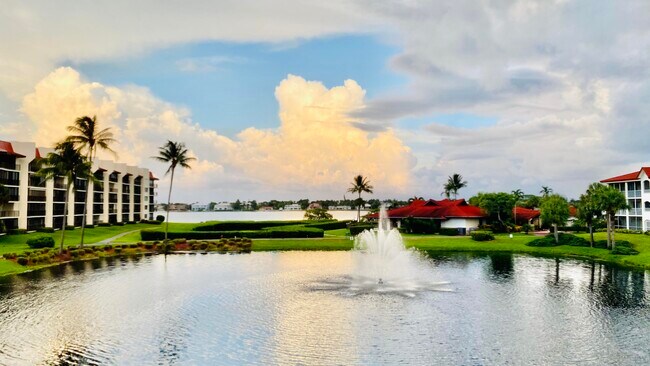 Building Photo - 107 Half Moon Cir