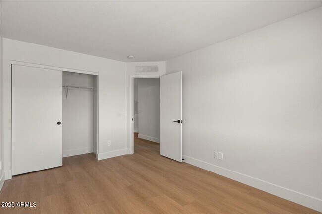 Building Photo - 2289 W Hayden Peak Dr