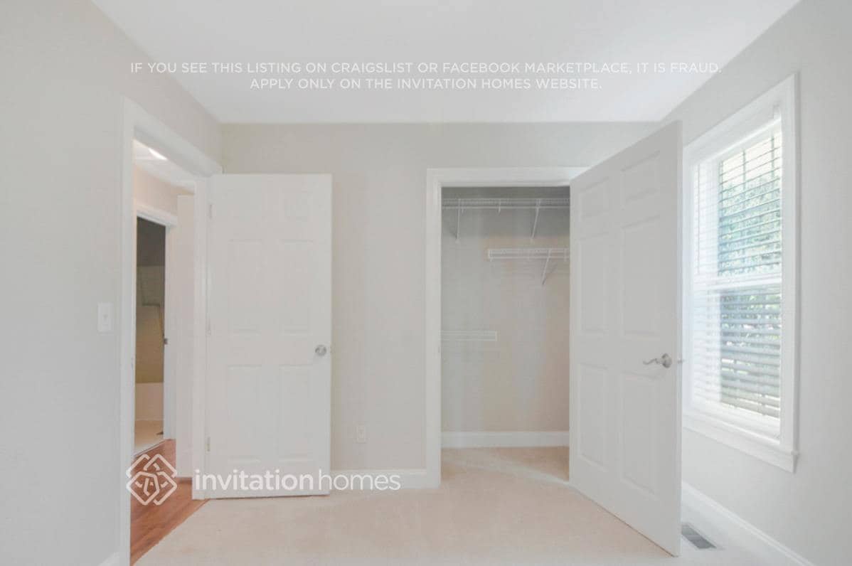 Building Photo - 601 Flicker Ct