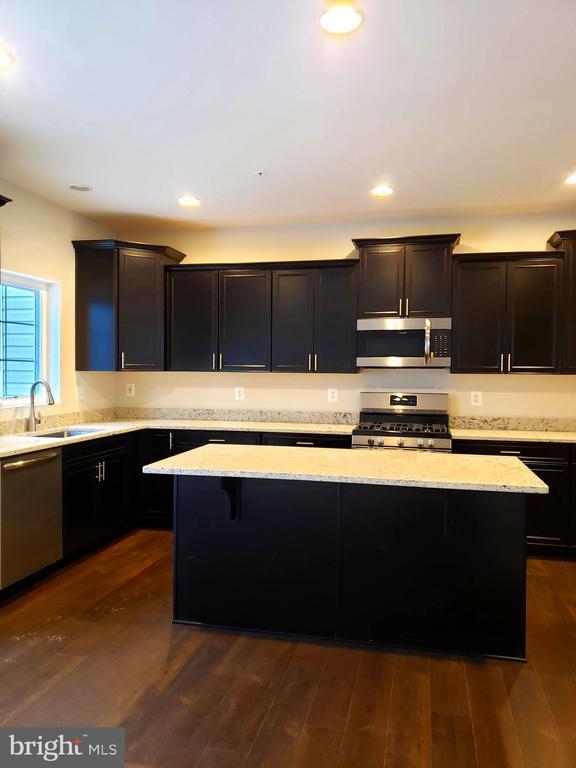 Building Photo - 3639 Duckhorn Way