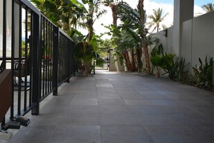 Building Photo - 2465 Ala Wai Blvd