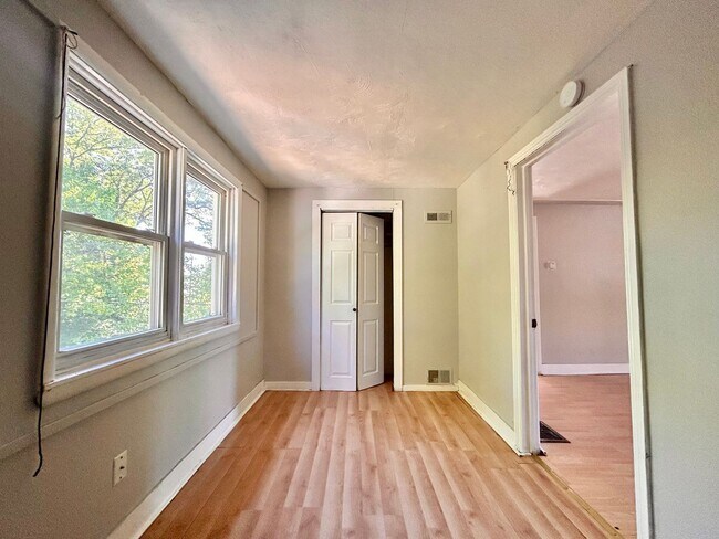 Building Photo - 2532 Maffett St
