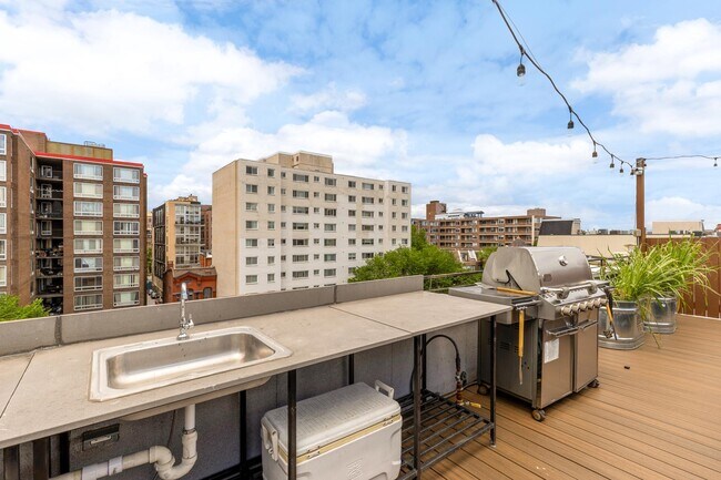 Building Photo - 1109 M St NW