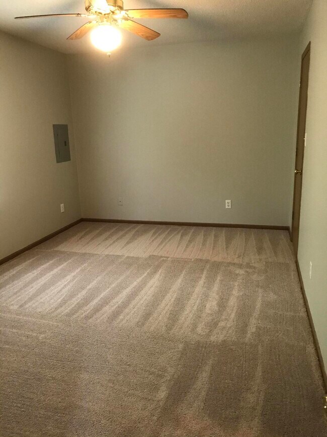 Building Photo - 5926-5928 E Limoges Dr