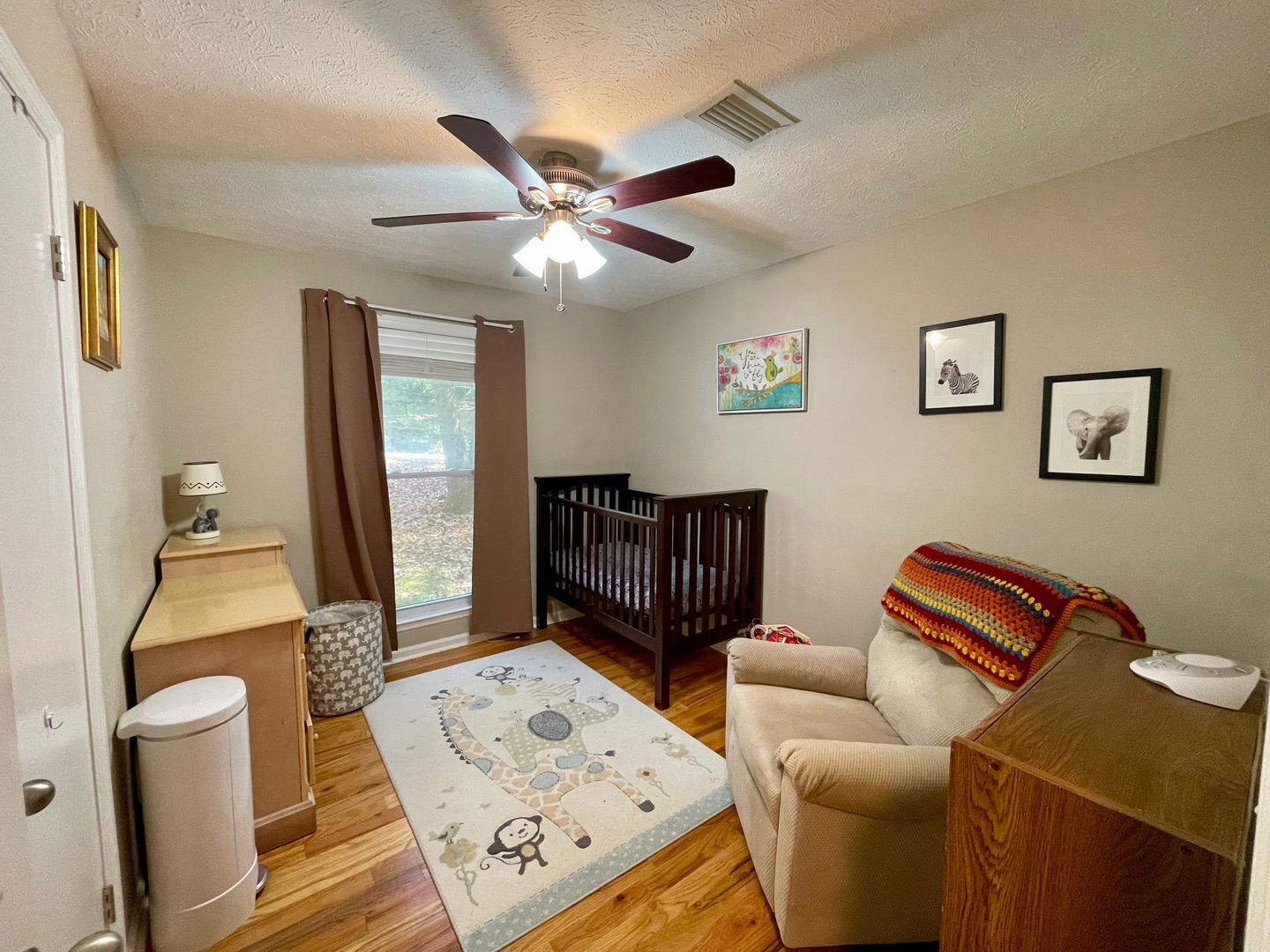 Building Photo - Super cute One Level Home in Auburn