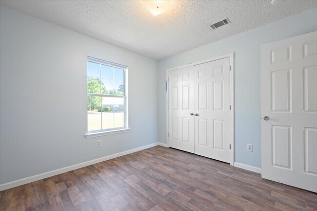 Building Photo - 756 Melissa Dr