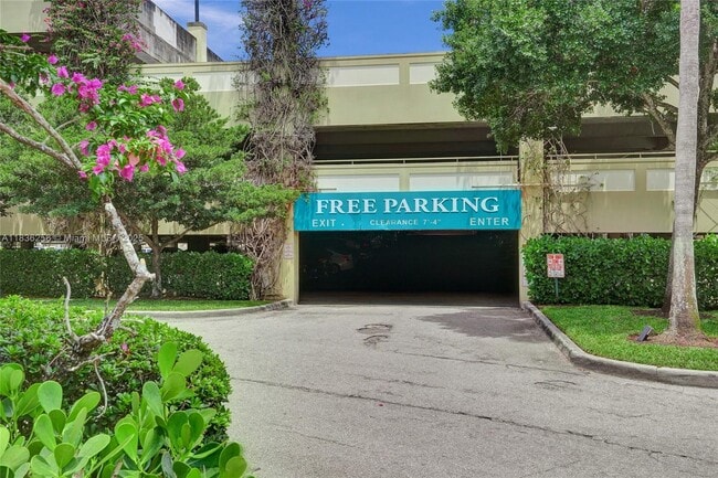 Building Photo - 1200 Town Center Dr