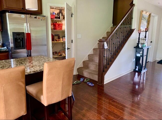 Building Photo - 3453 Chestnut Ln