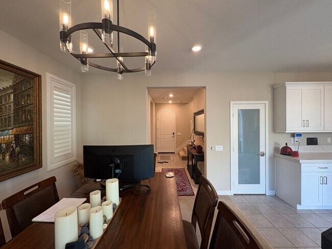 Building Photo - Elegant Fully Furnished 3BR/2.5BA Condo in Carlsbad