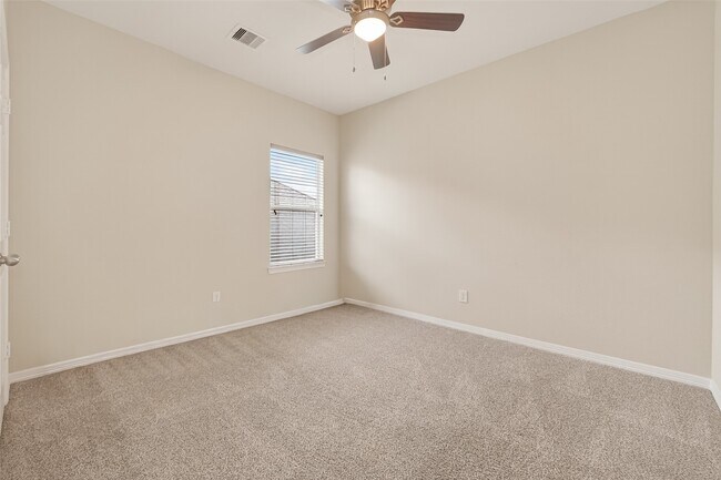 Building Photo - 24526 Avellino Ct