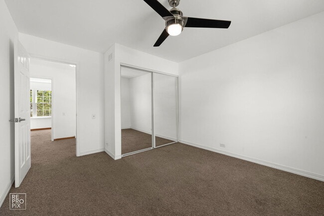 Building Photo - 1705 College Green Dr